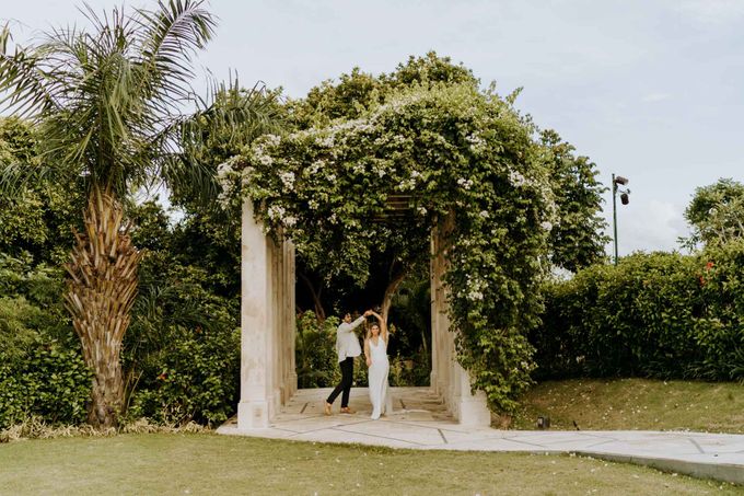 Shantelle & Luke's Elopement Wedding at Nusa Dua Beach by Amora Bali Weddings - 026 Shantelle & Luke's Elopement Wedding at Nusa Dua Beach by Amora Bali Weddings - 026
