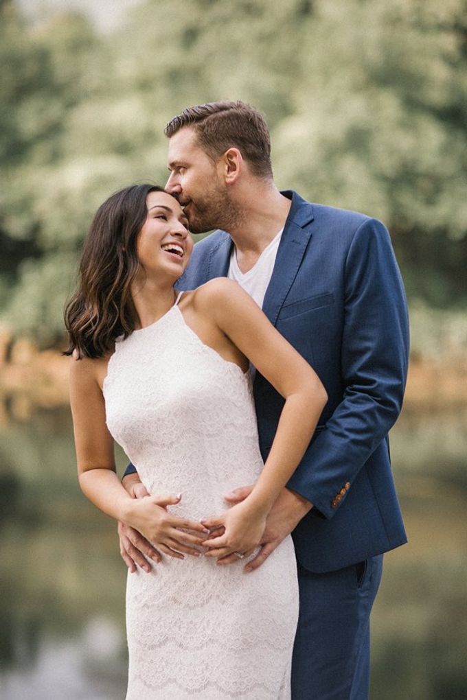 Nature Pond Romantic Prewedding Session by Kanvela - 006