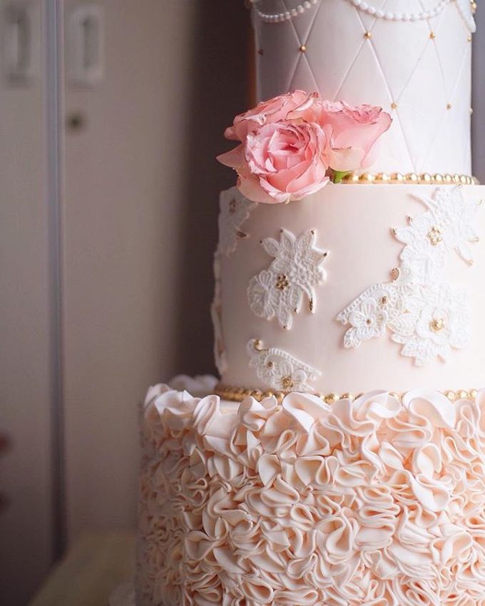 3 tiers Celebration cake (Wedding, Birthday, etc) by duchess bakes - 005 3 tiers Celebration cake (Wedding, Birthday, etc) by duchess bakes - 005