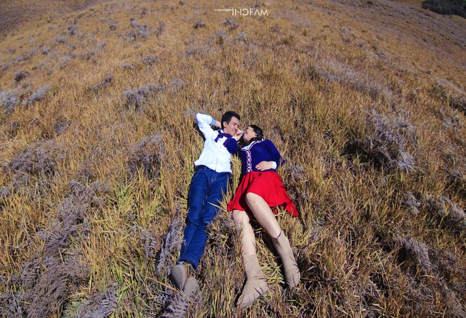 Bromo Mountain Prewedding by Indfam Project - 006