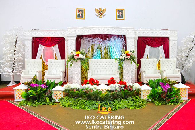 Dekorasi Pelaminan by IKO Catering Service dan Paket Pernikahan - 010 Dekorasi Pelaminan by IKO Catering Service dan Paket Pernikahan - 010