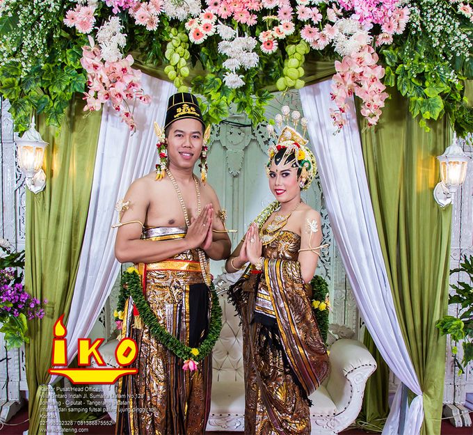 Rias & Busana Pengantin by IKO Catering Service dan Paket Pernikahan - 025 Rias & Busana Pengantin by IKO Catering Service dan Paket Pernikahan - 025