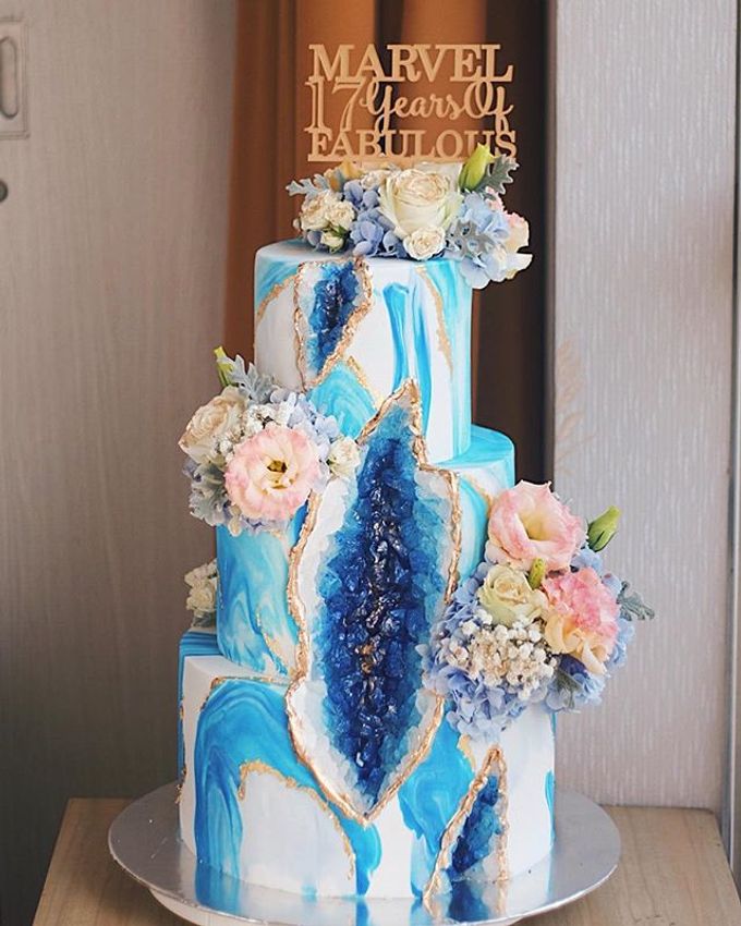 3 tiers Celebration cake (Wedding, Birthday, etc) by duchess bakes - 001