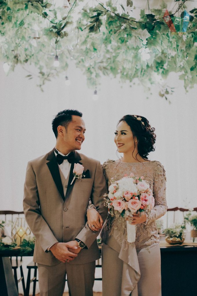 Modern Rustic Wedding for Zosa & Uki at Century  by Warna Project - 003