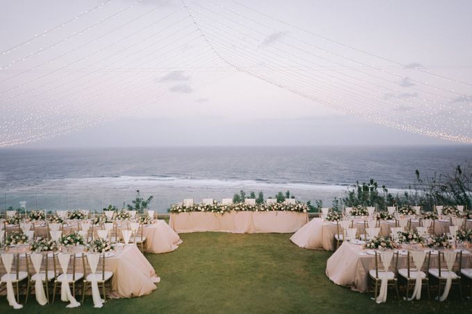 Romantic and Sweet Wedding overlooking the Bali Ocean at Latitude Villa by Silverdust Decoration - 015