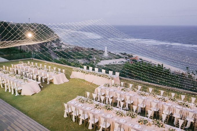 Romantic and Sweet Wedding overlooking the Bali Ocean at Latitude Villa by Silverdust Decoration - 017