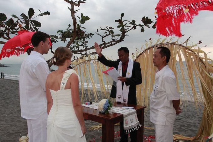 Beach Wedding by lombok wedding planner - 007 Beach Wedding by lombok wedding planner - 007