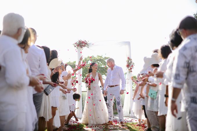 Modern Playful Wedding in Seminyak Bali by Silverdust Decoration - 001 Modern Playful Wedding in Seminyak Bali by Silverdust Decoration - 001