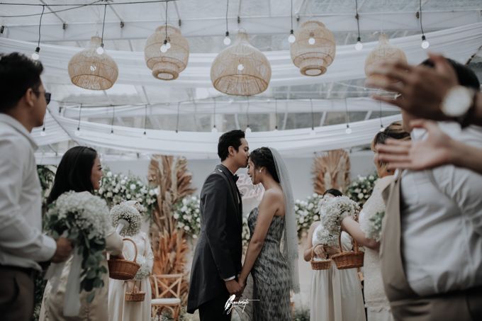 Yoga Arizona & Widya Amelia Wedding by SVARNA by IKAT Indonesia Didiet Maulana - 004 Yoga Arizona & Widya Amelia Wedding by SVARNA by IKAT Indonesia Didiet Maulana - 004