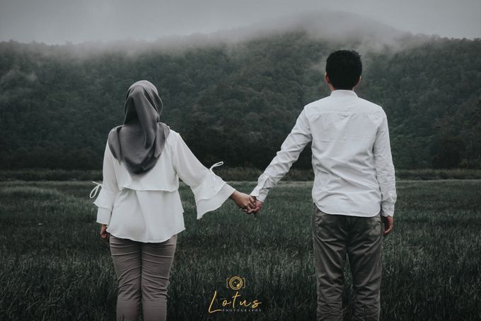 Prewedding Dessy & Fachri by Lotus Photography - 017 Prewedding Dessy & Fachri by Lotus Photography - 017