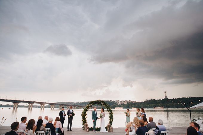 Shes my kind of rain by Apple Pie Weddings - 006 Shes my kind of rain by Apple Pie Weddings - 006