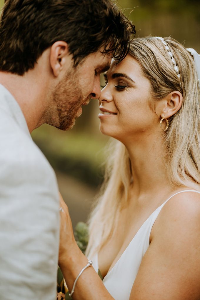 Shantelle & Luke's Elopement Wedding at Nusa Dua Beach by Amora Bali Weddings - 031 Shantelle & Luke's Elopement Wedding at Nusa Dua Beach by Amora Bali Weddings - 031