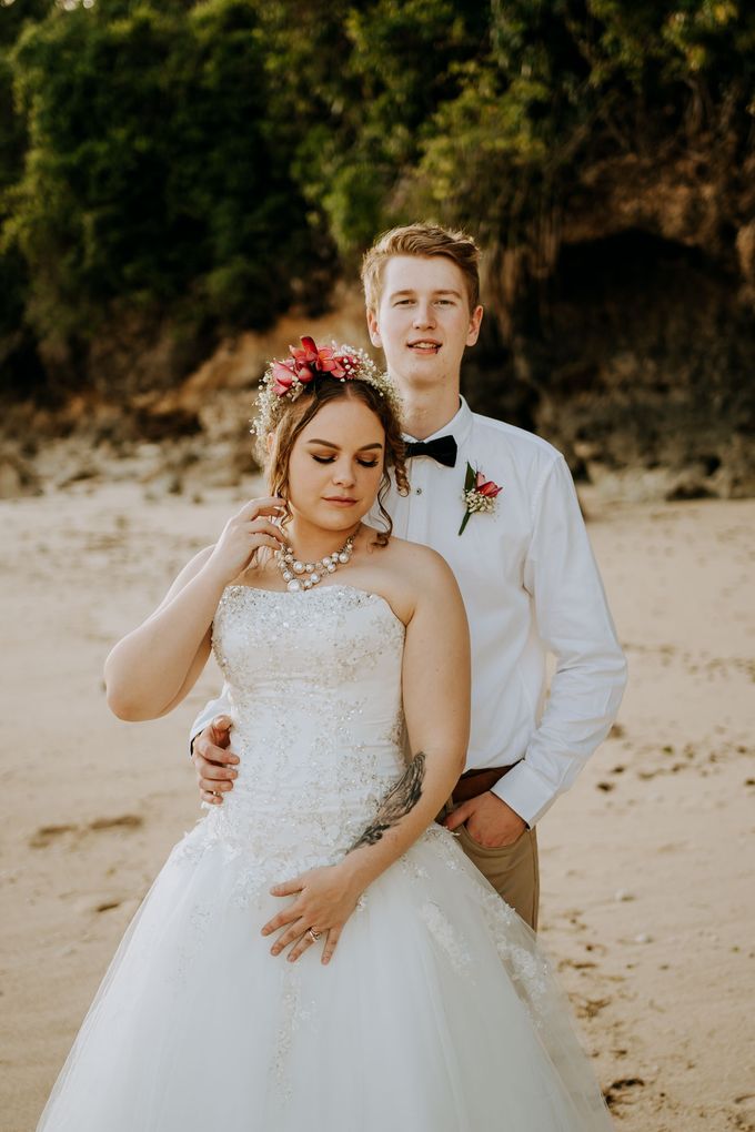 Kloe & Lochy's Wedding Celebration At Nusa Dua, Bali by Amora Bali Weddings - 033 Kloe & Lochy's Wedding Celebration At Nusa Dua, Bali by Amora Bali Weddings - 033
