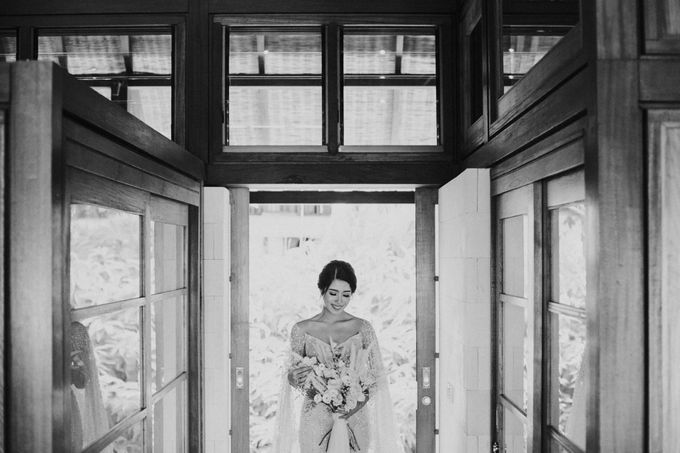 Ana Octarina & Adie Baron - Wedding Day - Tirtha Bridal by ILUMINEN - 012 Ana Octarina & Adie Baron - Wedding Day - Tirtha Bridal by ILUMINEN - 012
