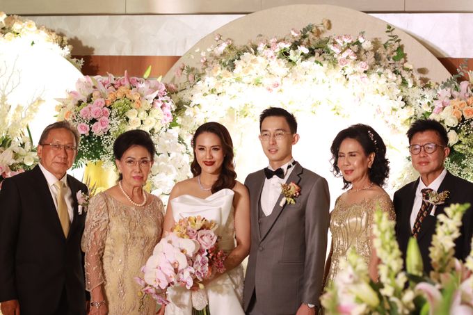 MC Wedding At Ramayana Terrace Kempinski hotel Jakarta - anthony Stevven by Bloomscake Wedding - 018 MC Wedding At Ramayana Terrace Kempinski hotel Jakarta - anthony Stevven by Bloomscake Wedding - 018