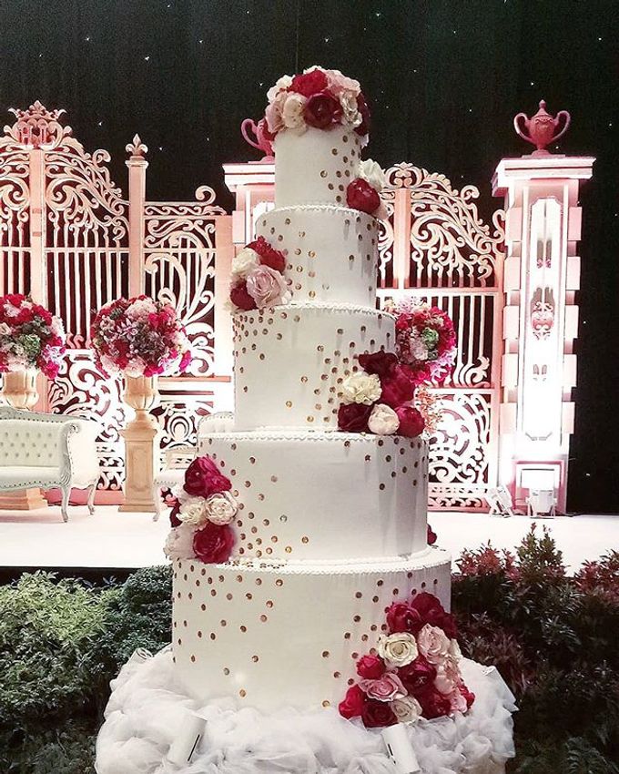 Five Tiers Wedding Cake by Liebelux Cake - 001 Five Tiers Wedding Cake by Liebelux Cake - 001