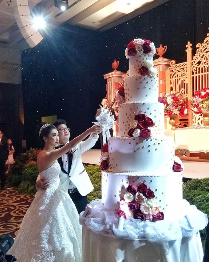 Five Tiers Wedding Cake by Liebelux Cake - 002 Five Tiers Wedding Cake by Liebelux Cake - 002