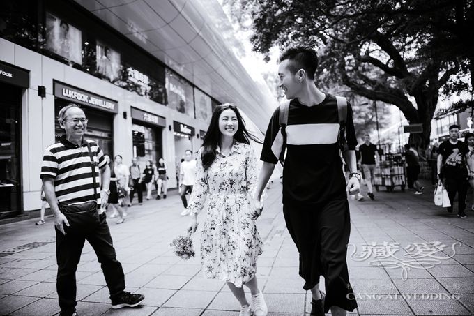 Bustling Street of Hong Kong by Cang Ai Wedding - 019