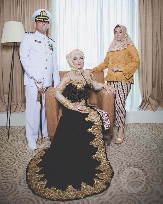 The Amril's Family Portrait Photoshoot by Story Photography - 005