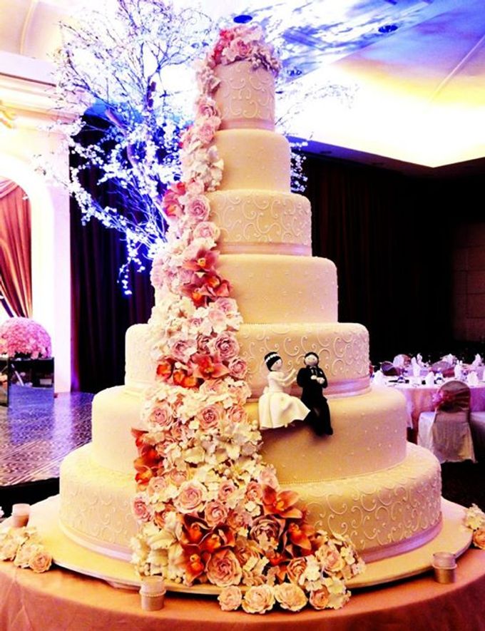 7 tiers Wedding Cake by LeNovelle Cake - 007 7 tiers Wedding Cake by LeNovelle Cake - 007