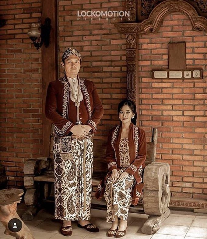 Pre-Wedding Photo of Ms. Aci Suryadewi and Mr. Iqbal by Rumah Joglo Pandu - 004 Pre-Wedding Photo of Ms. Aci Suryadewi and Mr. Iqbal by Rumah Joglo Pandu - 004