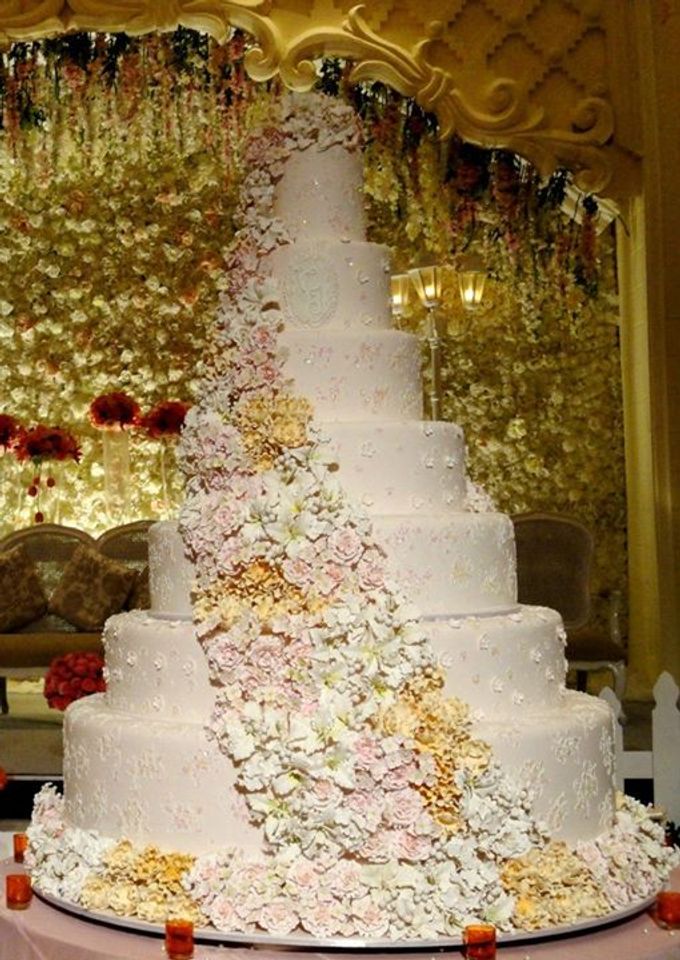 7 tiers Wedding Cake by LeNovelle Cake - 002 7 tiers Wedding Cake by LeNovelle Cake - 002
