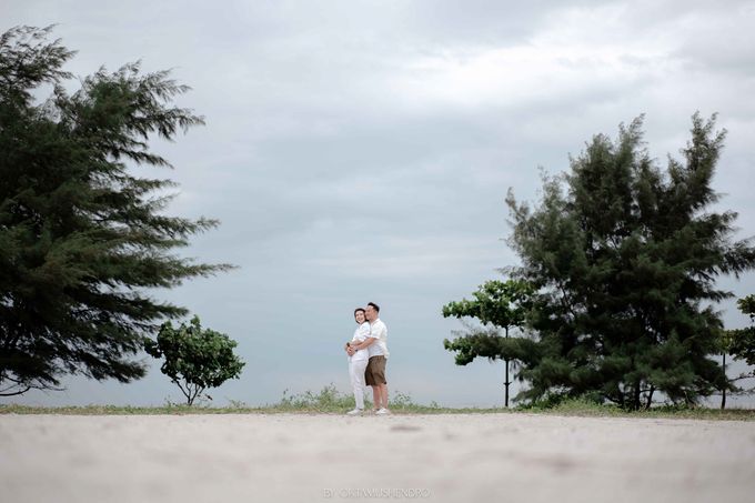 Prewedding by Putulogic Wedding by Okta Mushendro - 005 Prewedding by Putulogic Wedding by Okta Mushendro - 005