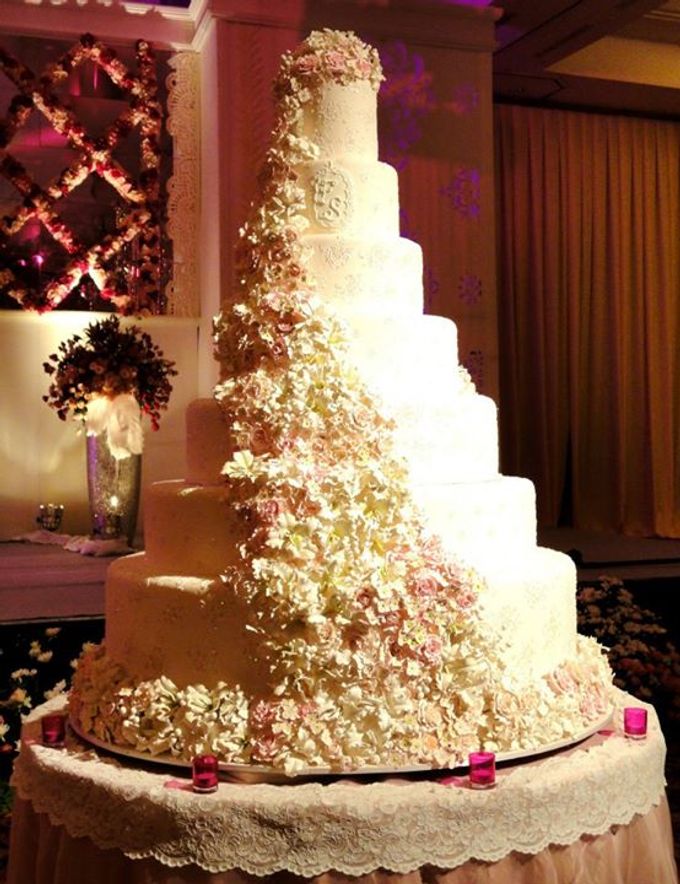 7 tiers Wedding Cake by LeNovelle Cake - 004 7 tiers Wedding Cake by LeNovelle Cake - 004
