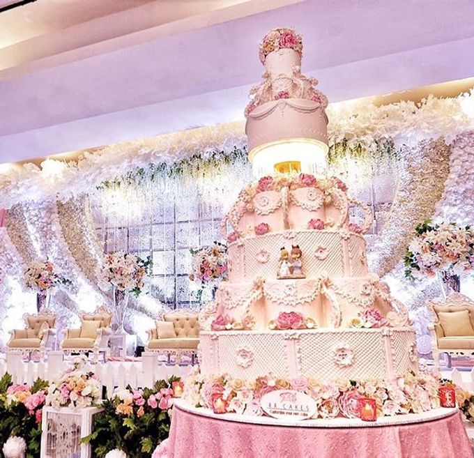 Custom Wedding Cake - September 2018 by RR CAKES - 010 Custom Wedding Cake - September 2018 by RR CAKES - 010