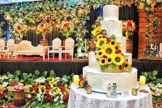 Custom Wedding Cake - September 2018 by RR CAKES - 011 Custom Wedding Cake - September 2018 by RR CAKES - 011