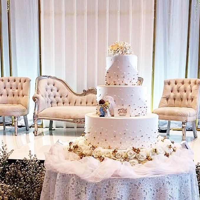 Custom Wedding Cake - September 2018 by RR CAKES - 007 Custom Wedding Cake - September 2018 by RR CAKES - 007