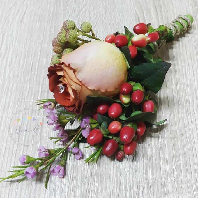 Boutonnière /Corsage by Roseveelt Florist - 003 Boutonnière /Corsage by Roseveelt Florist - 003