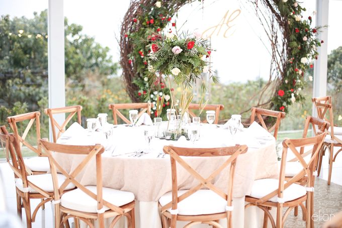 Rustic Meets Red and Soft Pink Flower Arrangements in this Beautiful Wedding by Elior Design - 004 Rustic Meets Red and Soft Pink Flower Arrangements in this Beautiful Wedding by Elior Design - 004