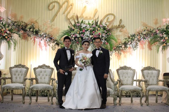 MC Wedding Santika Premier Hayam Wuruk - Anthony Stevven by ENST Couture - 012