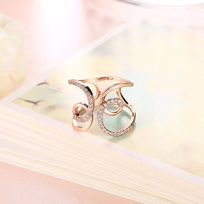 TIARIA Diamond Curly Gold Ring Perhiasan Cincin Emas Berlian by TIARIA - 002 TIARIA Diamond Curly Gold Ring Perhiasan Cincin Emas Berlian by TIARIA - 002