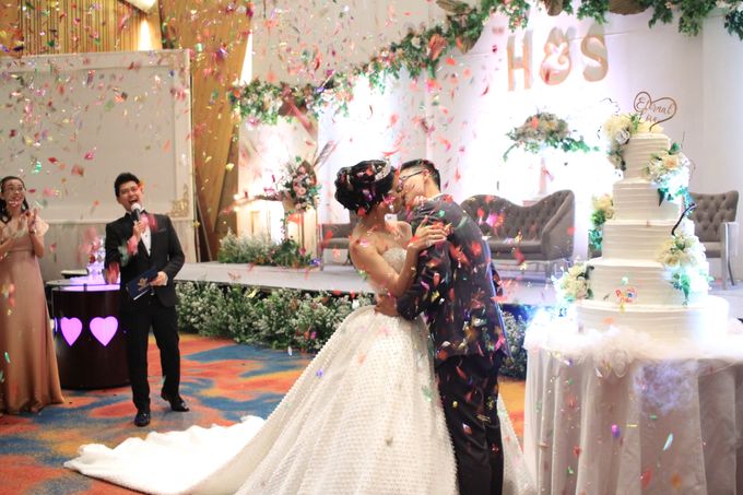 Jazz Double V Entertainment & MC Wedding Hotel Ciputra Jakarta - Anthony Stevven by Anthony Stevven - 012 Jazz Double V Entertainment & MC Wedding Hotel Ciputra Jakarta - Anthony Stevven by Anthony Stevven - 012