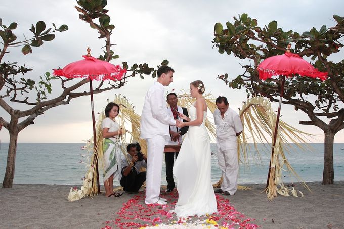 Beach Wedding by lombok wedding planner - 001 Beach Wedding by lombok wedding planner - 001