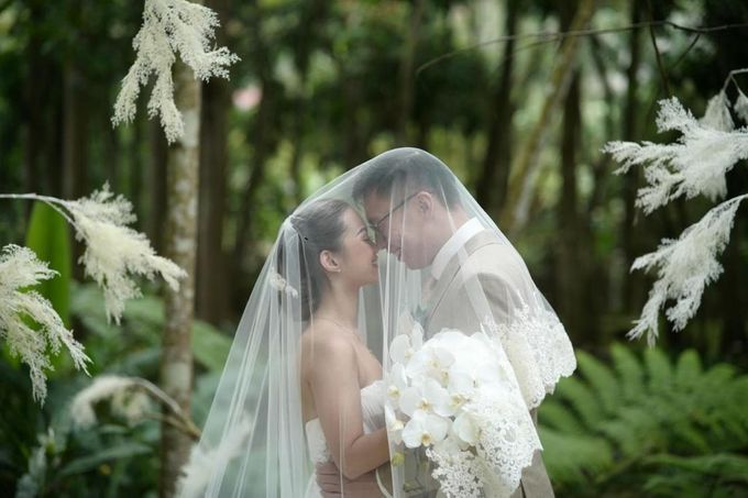 Intimate Rustic Forest Wedding by Manten Ballroom - 001 Intimate Rustic Forest Wedding by Manten Ballroom - 001