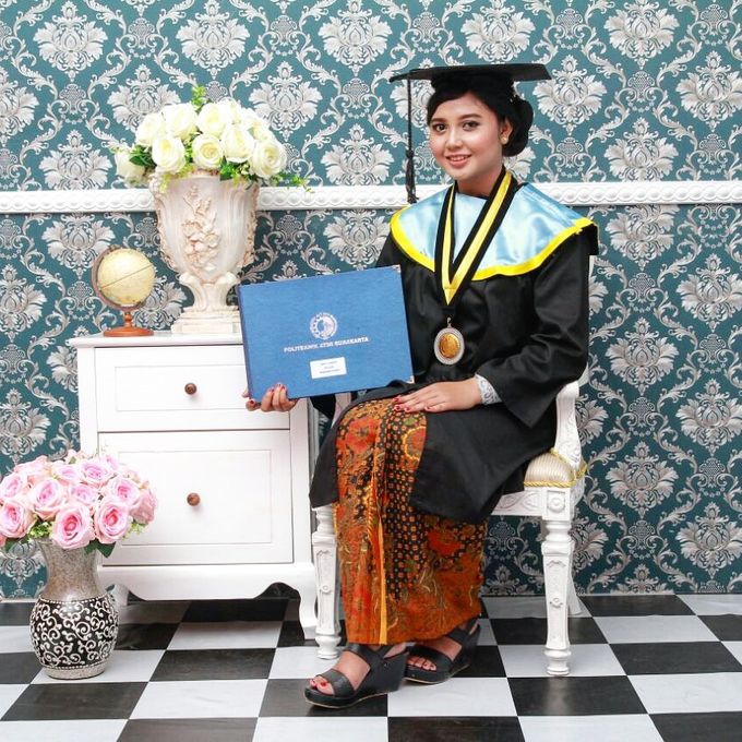 Makeup Wisuda by Aisyabrillianti Makeup - 003