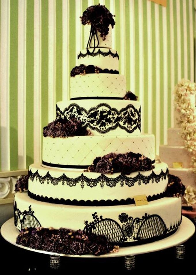 7 tiers Wedding Cake by LeNovelle Cake - 001 7 tiers Wedding Cake by LeNovelle Cake - 001