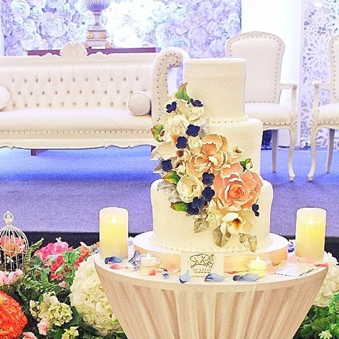 Custom Wedding Cake - September 2018 by RR CAKES - 003 Custom Wedding Cake - September 2018 by RR CAKES - 003