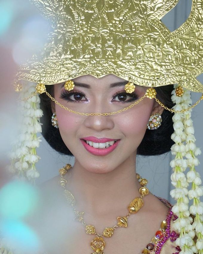 Batak Wedding Makeup by MRS Makeup & Bridal - 001