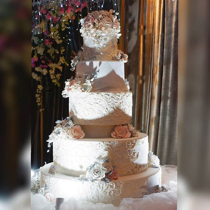 Wedding Cake by Evergreen Cake Boutique - 003
