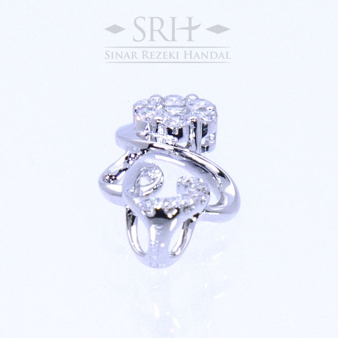 Ivy Solitaire Pendant by Indogold - 006 Ivy Solitaire Pendant by Indogold - 006