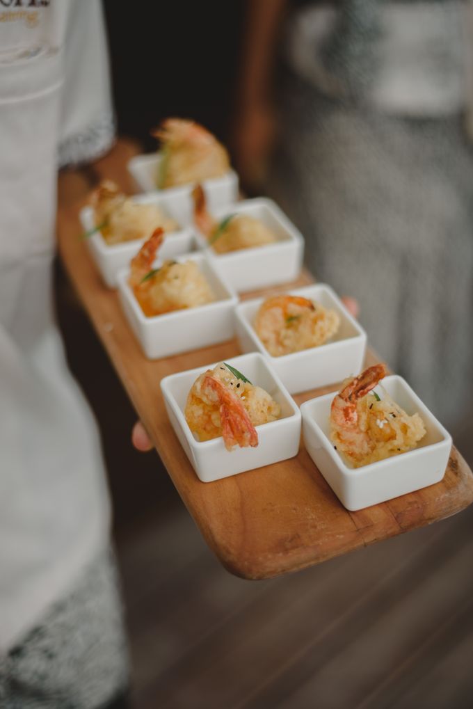 Bbq Wedding With Colourful Lush Dijon Bali Catering Bridestory