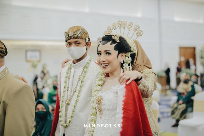 Menara Mandiri - Javanese Wedding of Helma & Putri by Menara Mandiri by IKK Wedding (ex. Plaza Bapindo) - 004 Menara Mandiri - Javanese Wedding of Helma & Putri by Menara Mandiri by IKK Wedding (ex. Plaza Bapindo) - 004