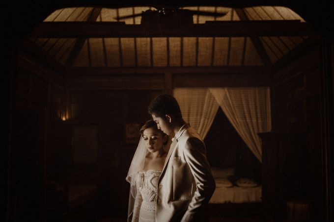 looked so good together! (simple and classic vintage couple session) by Seyvia Charis - 006 looked so good together! (simple and classic vintage couple session) by Seyvia Charis - 006