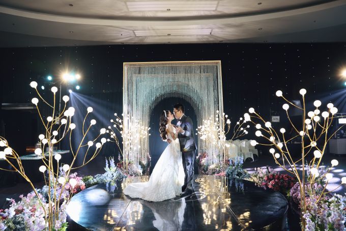 Regan & Natalia Wedding Decoration at Santika Hotel by Testimo Wedding Planner & Organizer - 003 Regan & Natalia Wedding Decoration at Santika Hotel by Testimo Wedding Planner & Organizer - 003