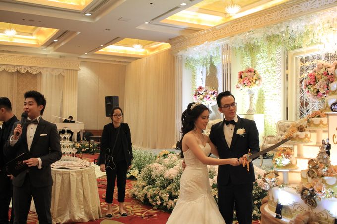 MC Wedding Red Top Hotel Jakarta - Anthony Stevven by Pelangi Cake - 005