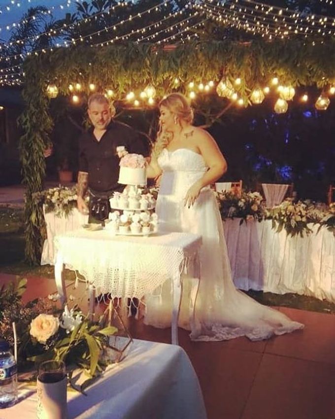 The Wedding Cake Of Kirk & Samantha by Moia Cake - 001